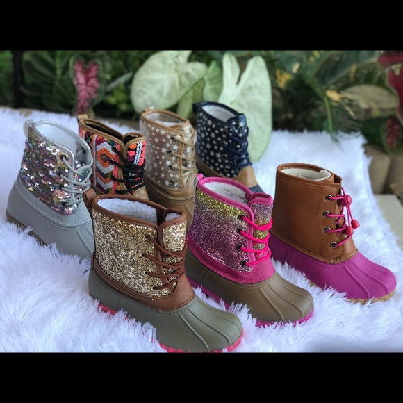 **HOST PICK**GIRLS MULTI COLOR SEQUIN DUCK BOOTS - Picture 6 of 6